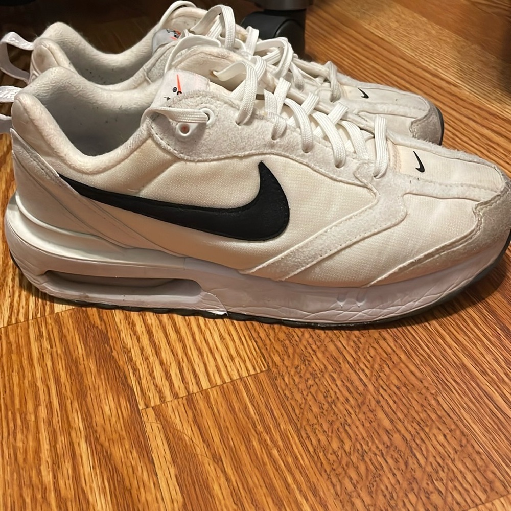Nike Air Max Dawn size 8
